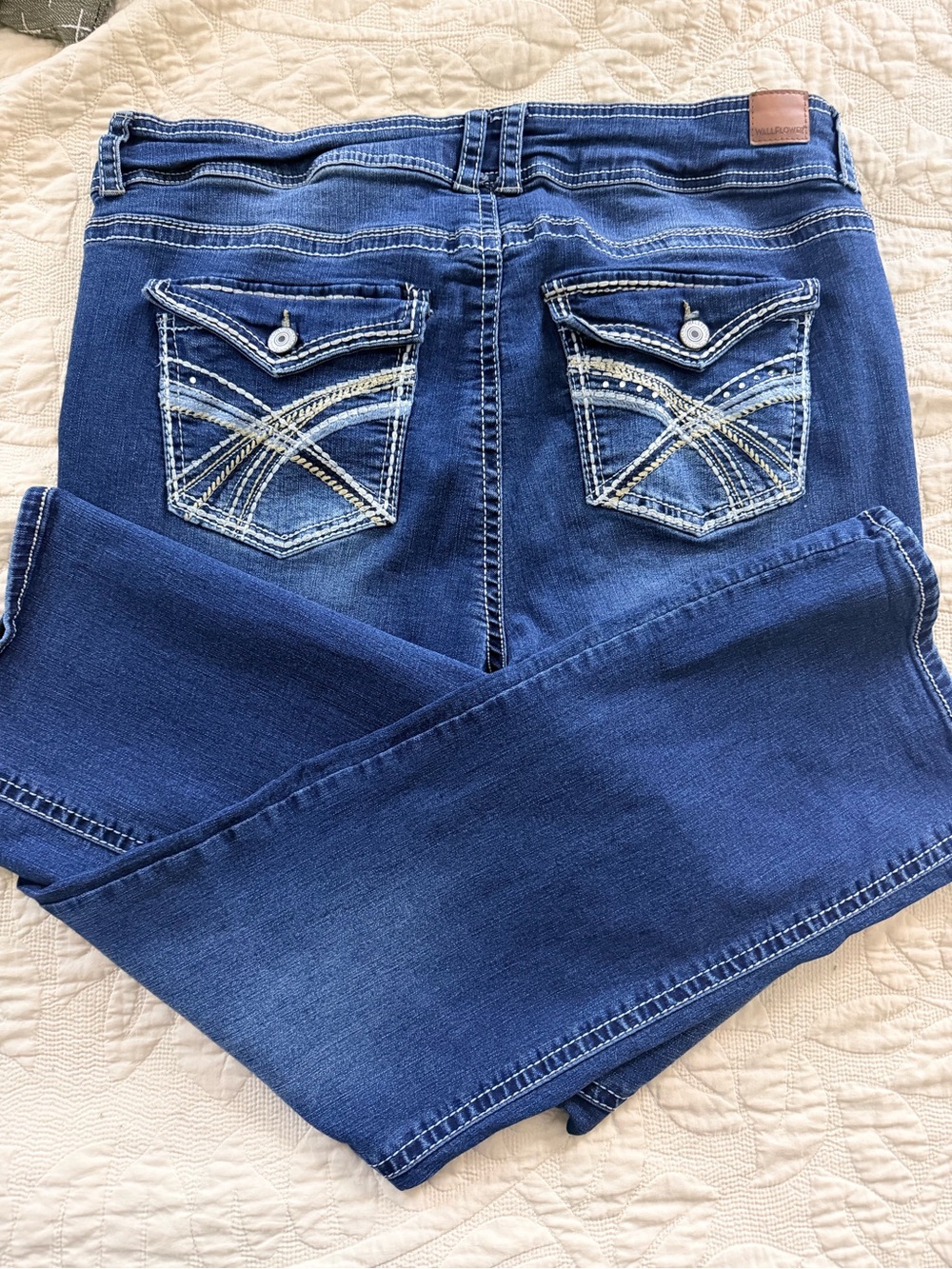 Wallflower Women's Bootcut Jeans in Dark Blue with Embroidered Pockets